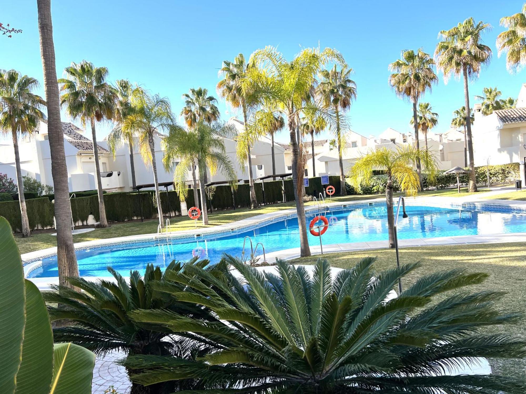Stylish Townhouse In Beachfront Complex マルベーリャ エクステリア 写真