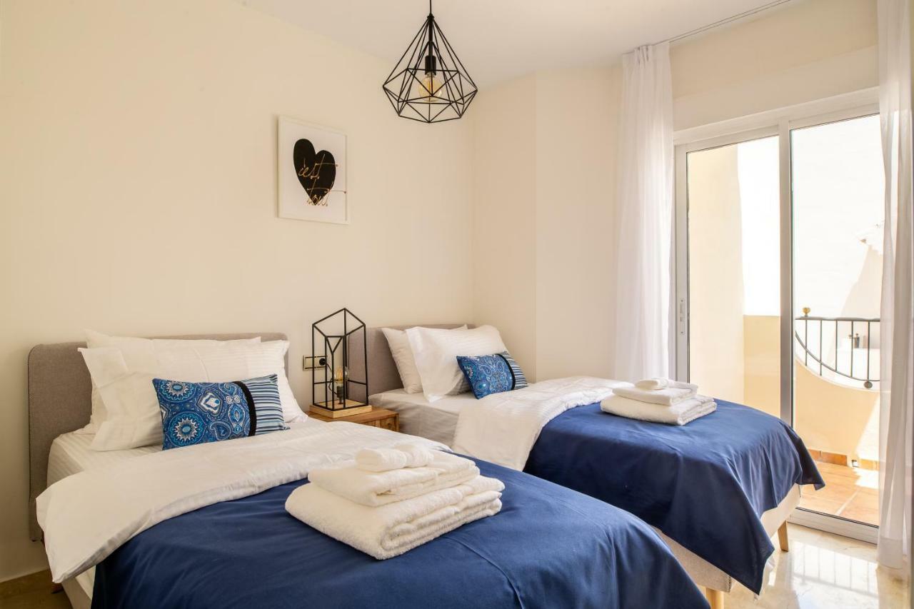 Stylish Townhouse In Beachfront Complex マルベーリャ エクステリア 写真